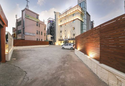 객실 내부 리모델링 이미지