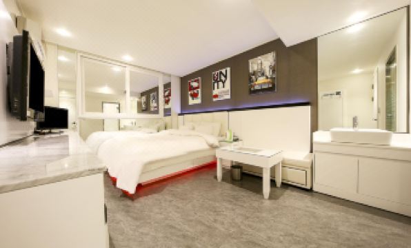 Yangpyeong Show Hotel