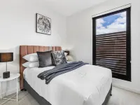 Boutique apartment in quiet, sought-after suburb - Apartments