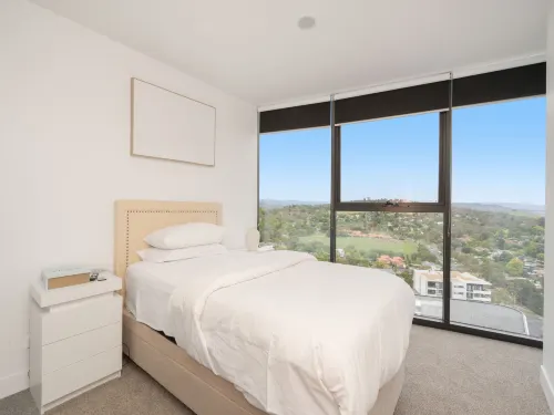 Modern 2-Bed Apartment with Premium Amenities