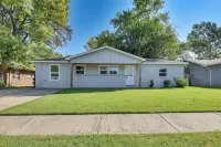 12 Mi to BOK Center: Pet-friendly Home w/ Yard! - Homestays