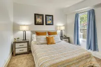 Private Porch! Charming Stay 6 Mi to Arrowhead - Homestays