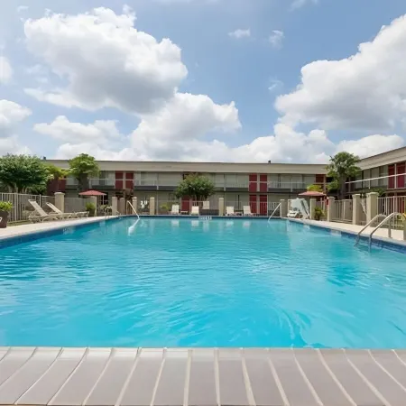 Iberia House & Suites
