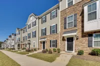 Room to Work + Relax! Spacious Unit Near Charlotte - 3 estrellas