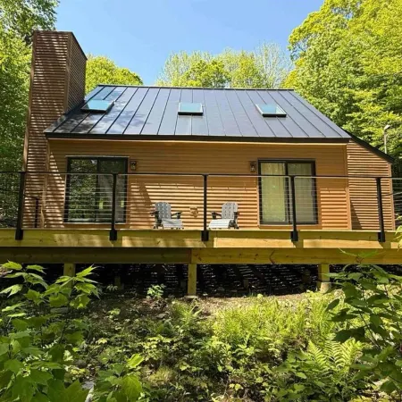 The White Birch • Cozy Luxe Ski Cabin • 7 Min to Mount Snow
