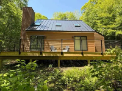 The White Birch • Cozy Luxe Ski Cabin • 7 Min to Mount Snow