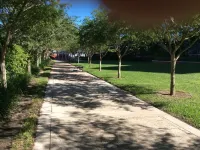 Keybiscayne Charmer half a block from private Beach, Restaurants and Boutiques!! - Wifi