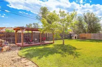 Suburban Home 9 Mi to Dtwn Denver: Outdoor Oasis! - 3-Star