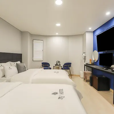 Gimpo Queen Hotel Hotels near Gimpo International Sculpture Park