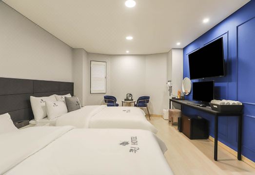 숙소 비교 분석용 사진