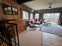Tips up Townhome - 3 Bd 2.5 BT - Ideal Stowe Location! Family & Remote Friendly! - balcón