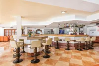 Hotel Na Taconera - ที่มีบาร์