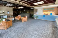 RedDoorz @ Insular Square Mandaue City Hotels in Liloan