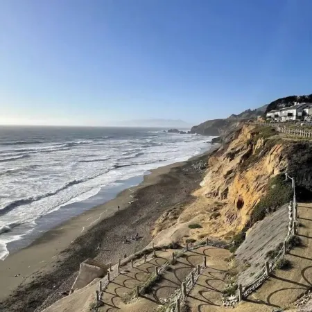 Ocean/Beach Front 🏖🌊w/ Sweeping Oceanviews🌅🐳🪂