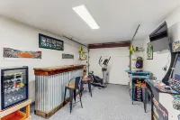 Mountain-View Patio, 1 Mi from UO Campus - 3つ星