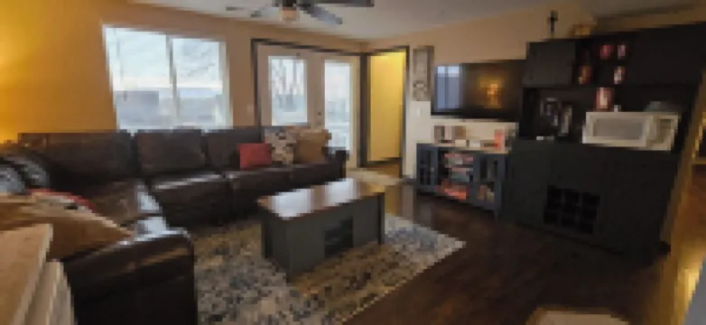 Feel Cozy and at Home! Perfect Location for Exploring!