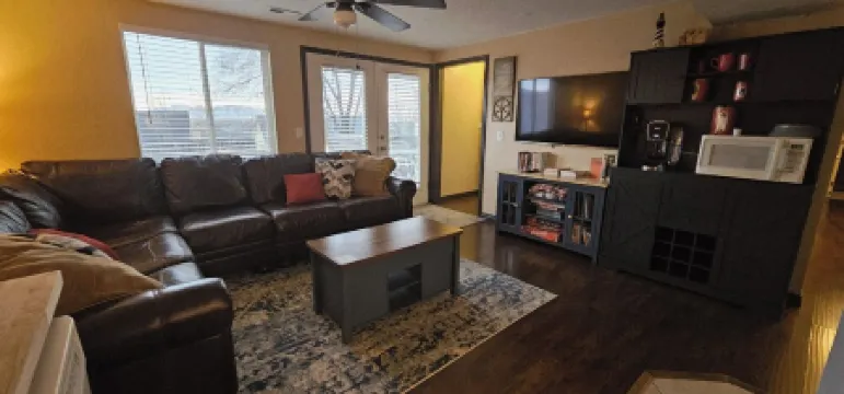 Feel Cozy and at Home! Perfect Location for Exploring!