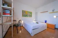 Casa di Paola: Lake-View Balcony Apartment in Peschiera - Happy Rentals - Apartments