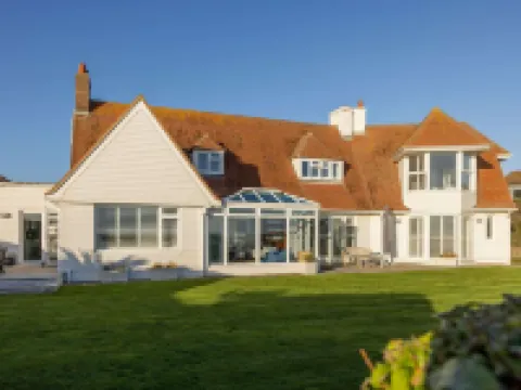 Luxury Beachfront Retreat for 14 With Hot Tub Hotels in Bognor Regis