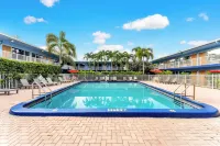 Rodeway Inn & Suites Fort Lauderdale Airport & Cruise Port - Pools