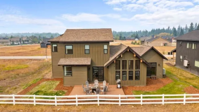 Brand New 3600 SF 3-Primary Suite Mountain Getaway