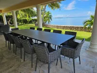 Relax on the Oceanfront porch or wake up to the sound of waves on your balcony - 4 tähden