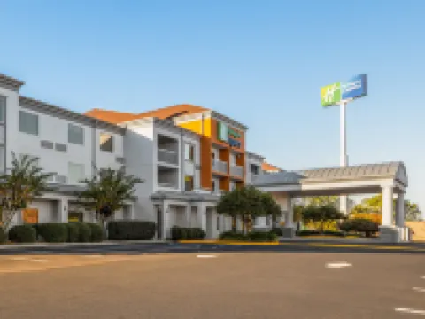 ホリデイ イン エクスプレス ティフトン by IHG ティフトンのホテル