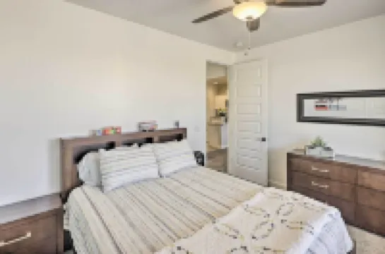 สถานที่พักสงบใน Kingman พร้อมสนามหญ้า - ใกล้แหล่งเดินป่า