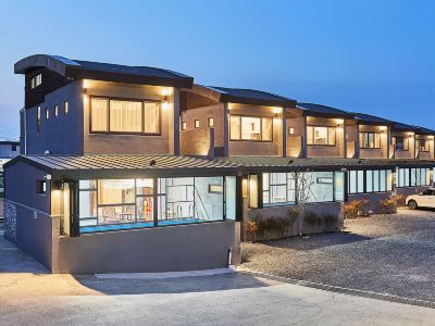 Gyeongju Meomulda Poolvilla