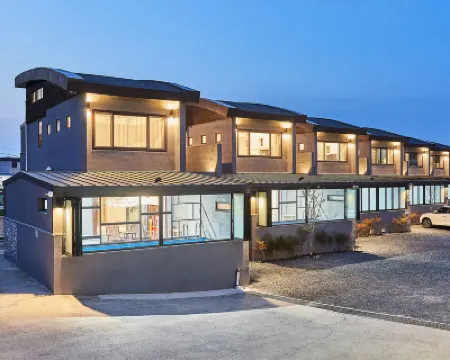 Gyeongju Meomulda Poolvilla Hotels in 