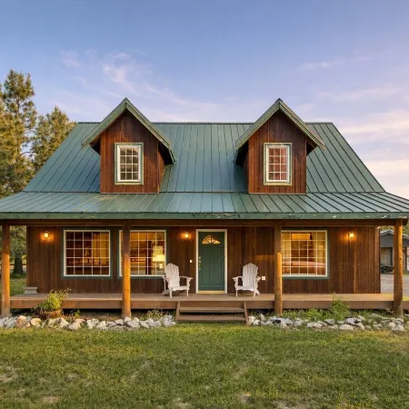 Farmhouse in Plain 2 Bedroom Home by NW Comfy Cabins by RedAwning