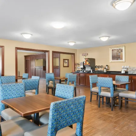 Comfort Inn & Suites Cincinnati Eastgate