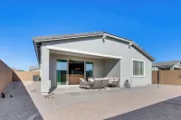 Serene Outdoor Space: Group Getaway in Maricopa! - 3-Star