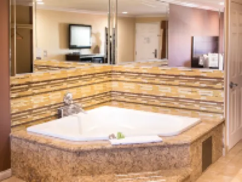 Rodeway Inn & Suites Hotels in Bellflower