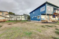 Sanderling Sea Cottages, Unit 3 w/ Private Balcony