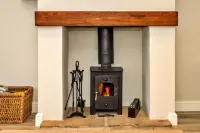 Countryside Retreat With Stunning Views, No Deposit