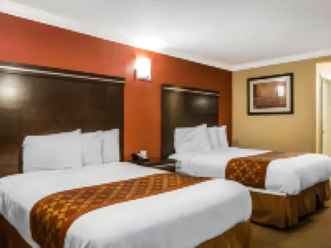 Rodeway Inn & Suites Corona Hotels in Corona