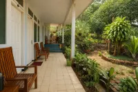 Hotel Bajo