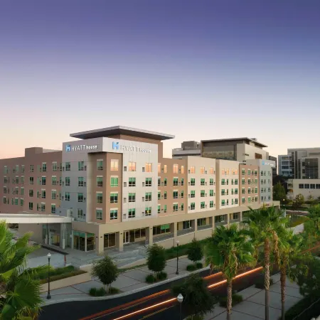 Hyatt House la University Medical Center Отели рядом с достопримечательностью «Стадион «Доджер-стэдиум»»