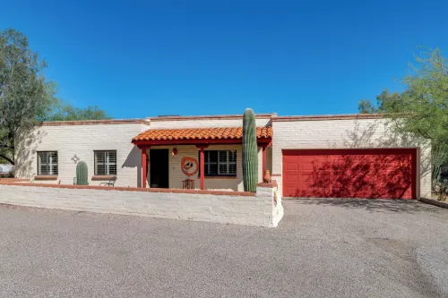 Bright Tucson Home w/ Patio by Rillito River Path! - Country Houses