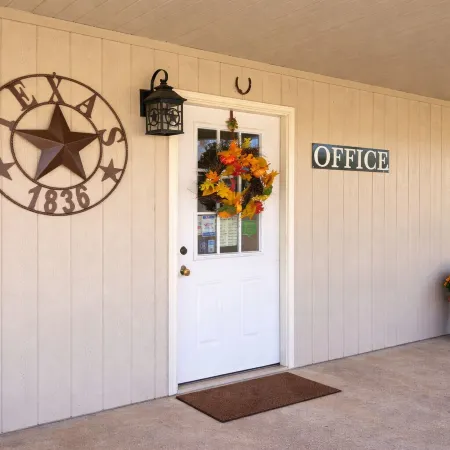Shale Lodge Pleasanton