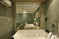 SiO Suites