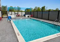 Tru by Hilton Richmond Northwest - Pools