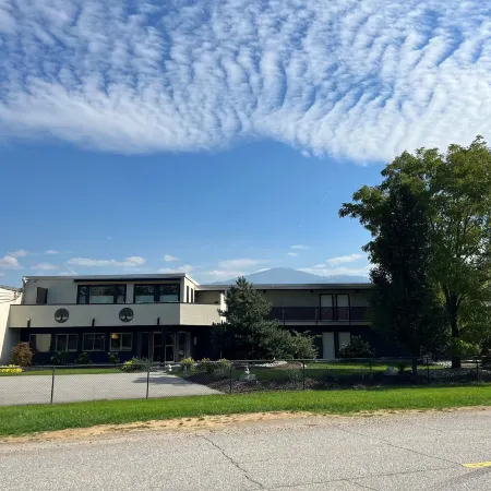Skaha Lake Airport Inn & Suites