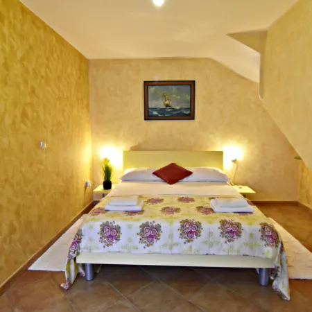 Lovely ground-floor flat with shared pool in Tar