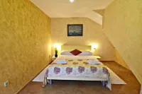 Lovely ground-floor flat with shared pool in Tar
