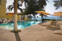 Zar Manzanillo - Pools