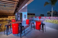 Radisson Red Cebu Mandaue - Barer