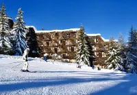 Petit Chalet Pila Hotels in 
