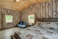 Woodland Cabin Near Wayne National Forest - 3-Star